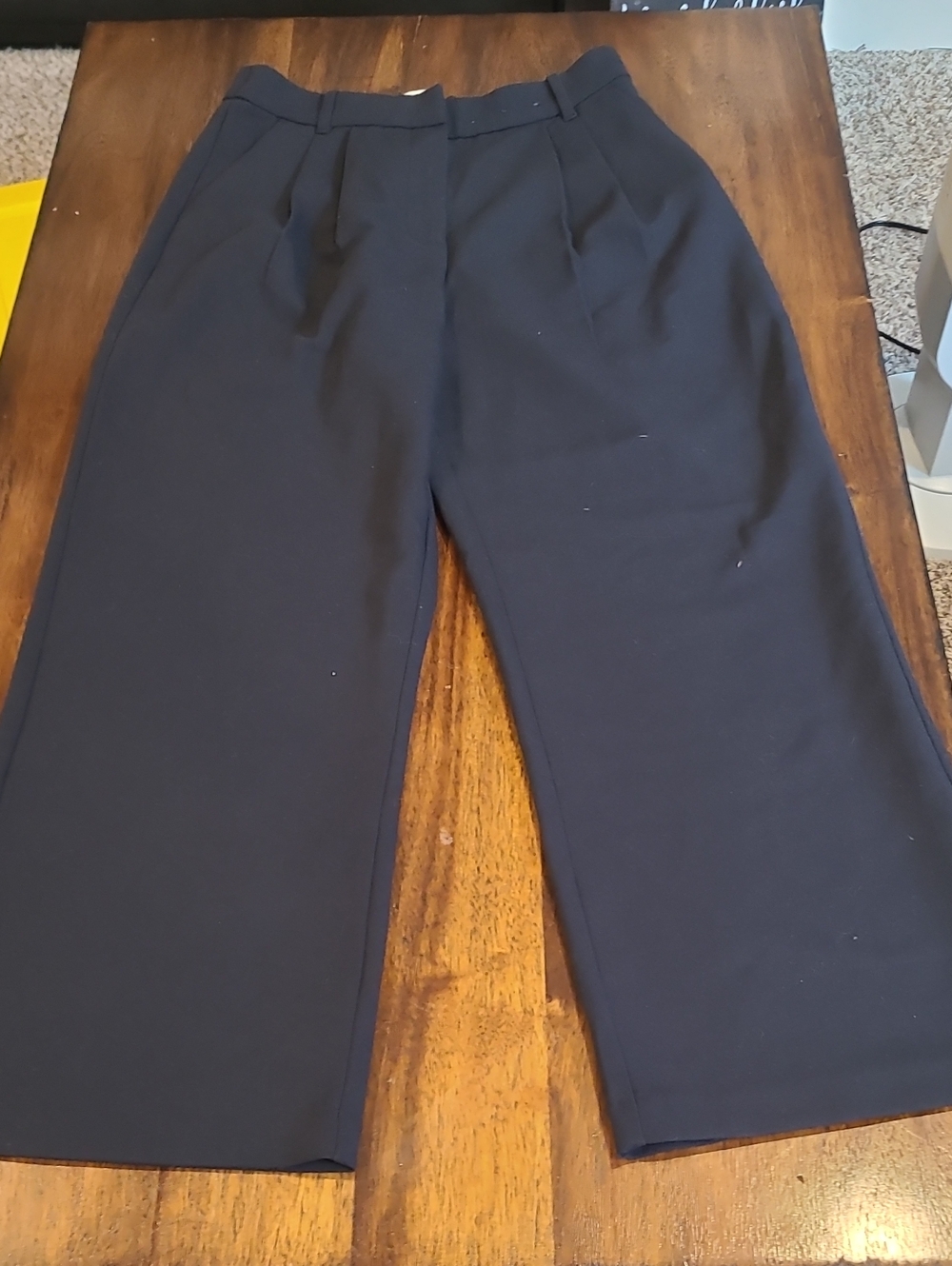 Abercrombie & Fitch Black Wide Leg Pants Size 8.